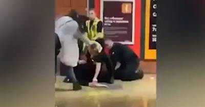 Horrifying video shows Grandma being punched in the face by GMP police officer during scuffle outside Sainsbury's - www.manchestereveningnews.co.uk