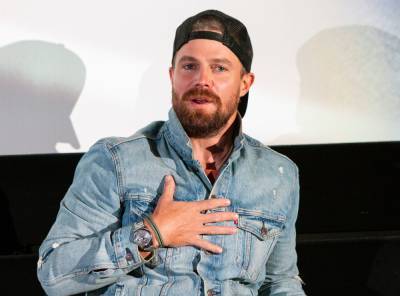 Michael Rosenbaum - Stephen Amell Admits He’s ‘Deeply Ashamed’ About Being Removed From Flight: ‘I Was An A**hole’ - etcanada.com
