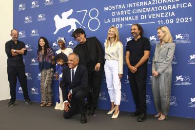 Venice: Jury President Bong Joon-Ho Hopes For Explosive Experience; Fest Chief Predicts Radical Change Ahead For Cinema & Streamers - deadline.com