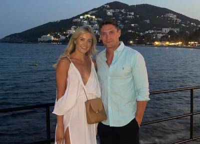 Louise Cooney goes Instagram official with hunky mystery boyfriend - evoke.ie - New York