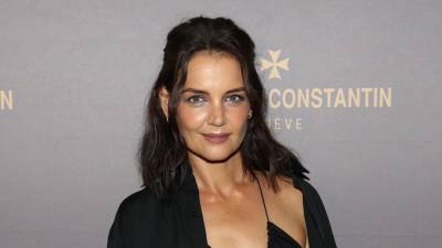 Katie Holmes Rocks Sultry - But Comfy - Look During New York Fashion Week - www.etonline.com - New York - New York