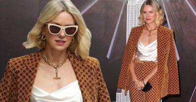 Naomi Watts stuns in a velvet suit at the Empire State Building in NYC - www.msn.com - Britain - New York