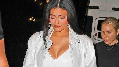 Kylie Jenner unveils growing baby bump during NYC fashion week outing - www.foxnews.com - New York