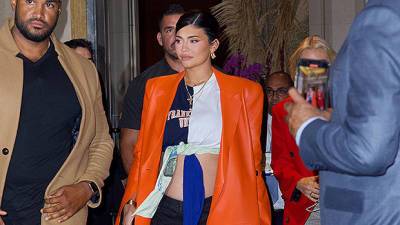 Pregnant Kylie Jenner Shows Off Her Bare Baby Bump In A Crop Top While In NYC — Photos - hollywoodlife.com - New York