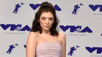 Lorde Explains Why She's No Longer Performing at the MTV VMAs - www.etonline.com