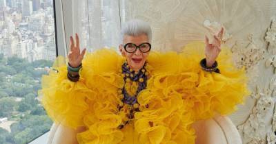 Model Iris Apfel celebrates turning 100 with super stylish H&M collection - www.ok.co.uk - USA