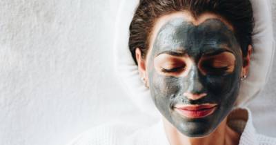 Shoppers Say This Charcoal Mask Doesn’t Leave Their Skin Feeling Dry - www.usmagazine.com
