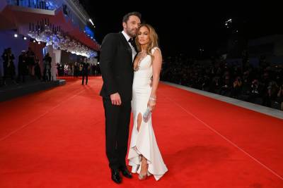 Jennifer Lopez, Ben Affleck Make Red Carpet Debut In Venice - etcanada.com - Italy - city Venice
