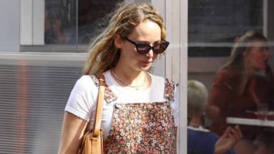 Jennifer Lawrence Spotted Out in New York City Following Pregnancy Announcement - www.etonline.com - New York