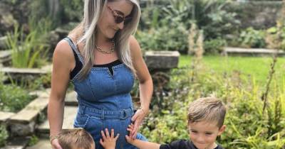 Helen Skelton confirms she's pregnant with third child in adorable snap with sons - www.ok.co.uk