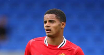 Stockport County announce signing of former Manchester United defender - www.manchestereveningnews.co.uk - Manchester - county Stockport - city Swindon