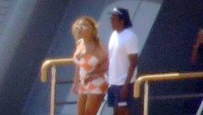 Beyoncé Jay-Z Share A Romantic Embrace On Yacht In Italy After Stunning Tiffany Co. Campaign - hollywoodlife.com - Italy