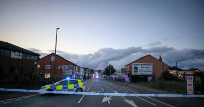 Woman seriously injured in crash following police chase - www.manchestereveningnews.co.uk