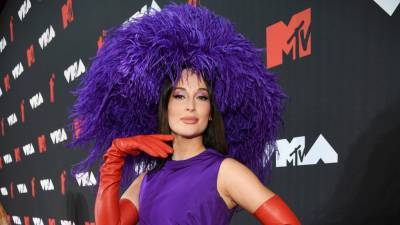 See Every Look From the 2021 MTV VMAs Red Carpet - www.glamour.com