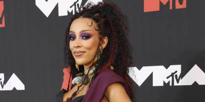Doja Cat Hits Red Carpet Ahead of Hosting Duties at MTV VMAs 2021 - www.justjared.com - New York
