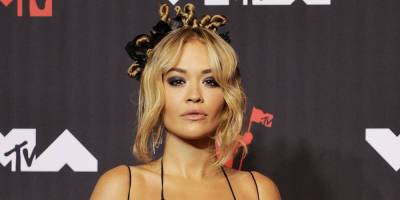 Rita Ora Makes Grand Entrance in Stunning Look at MTV VMAs 2021 - www.justjared.com - New York