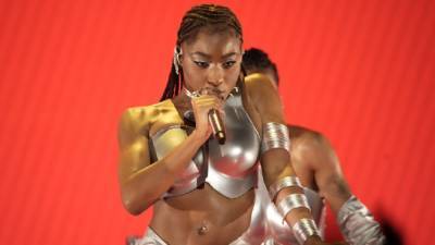 Normani Shows Her 'Wild Side' With Steamy Performance Featuring Teyana Taylor at 2021 MTV VMAs - www.etonline.com