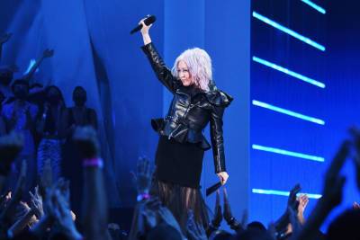 Fans react to Cyndi Lauper’s fiery women’s rights speech at 2021 VMAs - nypost.com