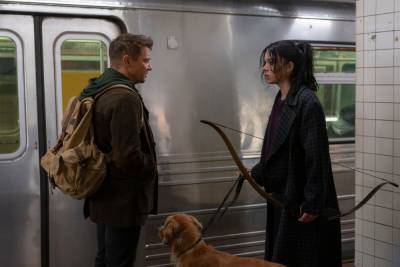 Hailee Steinfeld Makes Her MCU Debut Alongside Jeremy Renner In Action-Packed New Trailer For ‘Hawkeye’ - etcanada.com