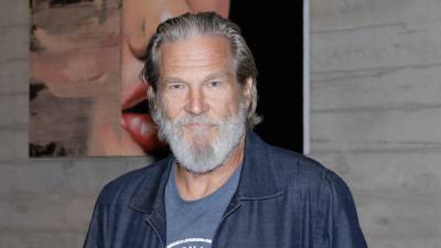 Jeff Bridges Says Cancer Is in Remission, Reveals He Also Had COVID-19 - www.etonline.com