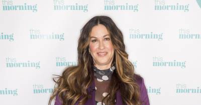 Alanis Morissette claims in documentary that she was raped as a teen - www.wonderwall.com