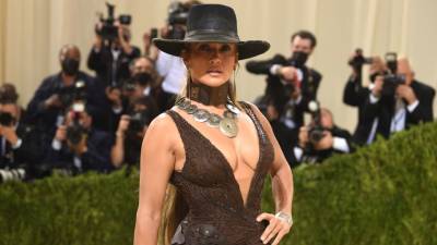 J-Lo Ben Just Kissed With Their Masks on at the Met Gala 2 Days After Going Red Carpet Official - stylecaster.com - New York