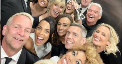 This Morning fans point out issue as stars appear in selfie together - www.manchestereveningnews.co.uk