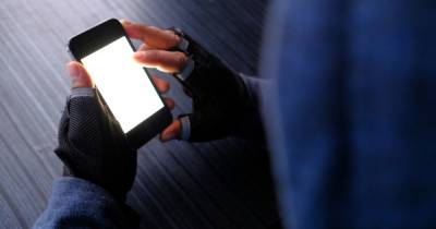 Seven signs your mobile phone has been hacked and your personal or financial details hijacked - www.dailyrecord.co.uk