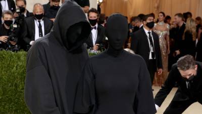 Wait, Who Was the Masked Man With Kim Kardashian at the 2021 Met Gala? - www.glamour.com