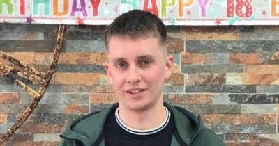 Celtic star lays shirt at memorial for Glasgow 'hit and run' teen Aidan Pilkington - www.dailyrecord.co.uk