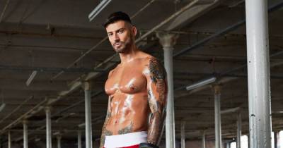 Jake Quickenden shows off muscles in sexy shoot before horror injury on Celeb SAS - www.ok.co.uk