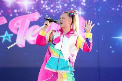 JoJo Siwa Accuses Nickelodeon Of Treating Her ‘Only As A Brand’ And Not ‘As A Real Human’ - etcanada.com