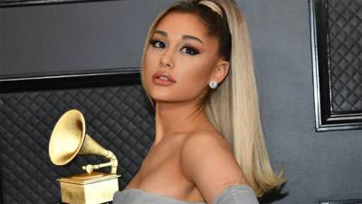 Man arrested outside of Ariana Grande's home for flashing knife: report - www.foxnews.com - California