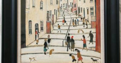 LS Lowry painting depicting Stockport street sold at auction for £350,000 - www.manchestereveningnews.co.uk - county Douglas - Isle Of Man