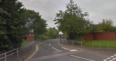 School issues warning about men 'acting suspiciously at school gates' and students being 'approached' - www.manchestereveningnews.co.uk