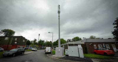 Residents shocked after council gaffe meant 'ugly' 20m 5G phone mast was put up 'right in their faces' - www.manchestereveningnews.co.uk