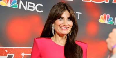 Idina Menzel Hits AGT Finale Red Carpet After Powerhouse Performance - www.justjared.com - Los Angeles
