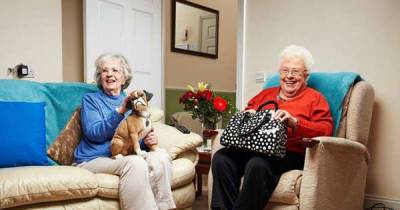 Stars quit Gogglebox for this series after number of recent deaths - www.msn.com - county Ray