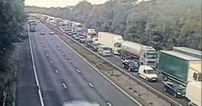 Three people taken to hospital after air ambulance called to M6 crash - www.manchestereveningnews.co.uk