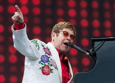 Sir Elton John to postpone Irish shows after a bad fall - evoke.ie - Britain - Ireland