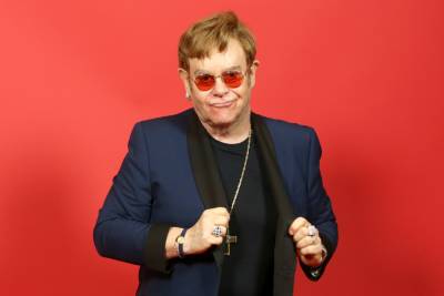 Elton John forced to reschedule ‘Farewell’ tour due to ‘considerable pain’ - nypost.com