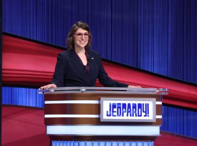 ‘Jeopardy!’ Retains Mayim Bialik & Ken Jennings As Hosts Through 2021 - etcanada.com