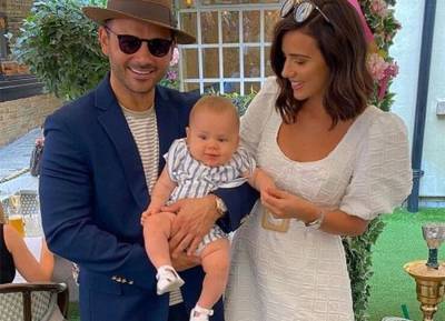 Lucy Mecklenburgh’s son rushed to hospital after being found ‘blue in his cot’ - evoke.ie