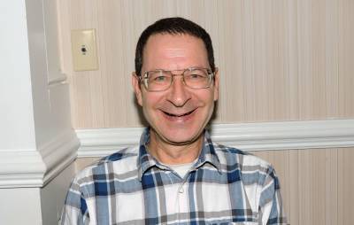 ‘Grease’ actor Eddie Deezen arrested after throwing plates at police in restaurant - www.nme.com