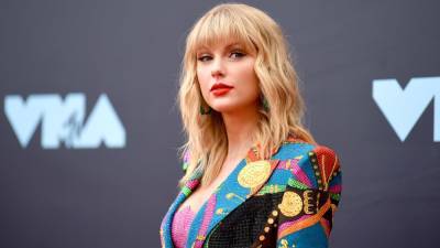 Taylor Swift Surprise-Dropped Her New Version of ‘Wildest Dreams'—And Fans Are Losing It - www.glamour.com