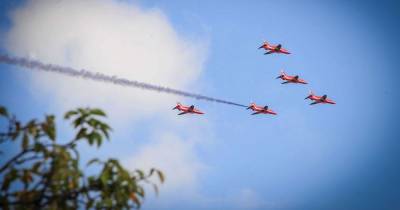 Incredible scenes as Red Arrows fly above homes across Greater Manchester - www.manchestereveningnews.co.uk - county Hall - Manchester - Indiana