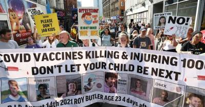 Anti-vax protesters march through Manchester city centre as part of 'World Wide Rally For Freedom' - www.manchestereveningnews.co.uk - Manchester