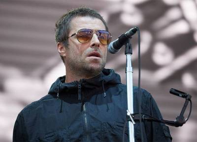 Rock n roll! Liam Gallagher shares pic of injuries after he ‘fell out of a helicopter’ - evoke.ie - county Isle Of Wight