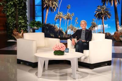 ‘The Ellen DeGeneres Show’ Returns For Final Season With Vaccinated Audience; Jennifer Aniston & Kim Kardashian West Among Guests - deadline.com