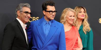 'Schitt's Creek's Dan Levy, Annie Murphy, Catherine O'Hara & Eugene Levy Reunite at Emmy Awards 2021 - www.justjared.com - Los Angeles - county Levy